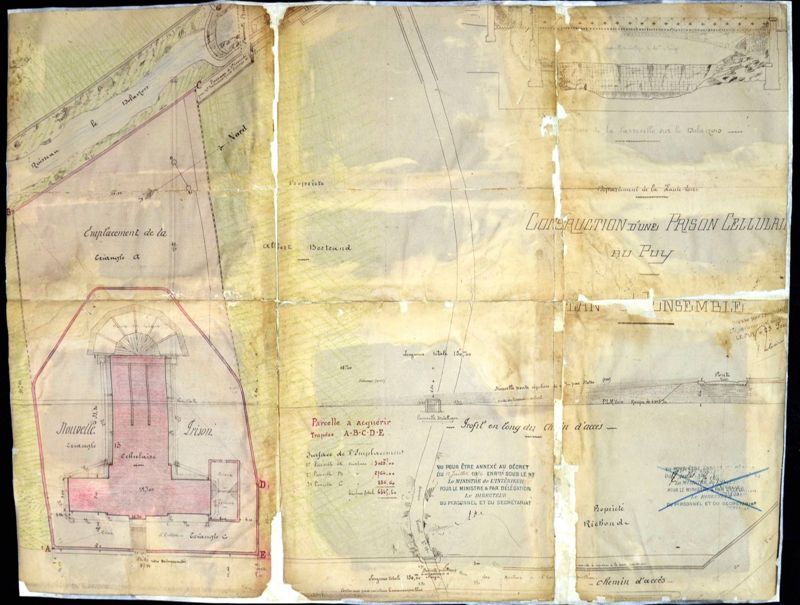 Archives départementales de la Haute-Loire. Plan d'ensemble de la prison du Puy et de ses abords, 1896 (4 N 25).
