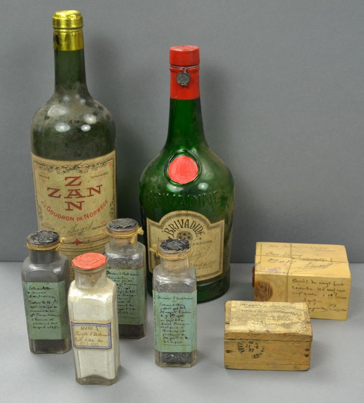 Archives départementales de la Haute-Loire. Échantillons de dépôts de marques de fabrique françaises et modèles déposés du Tribunal de commerce de Brioude de 1906 à 1924 (versement 1076 W intégré en 6 U).