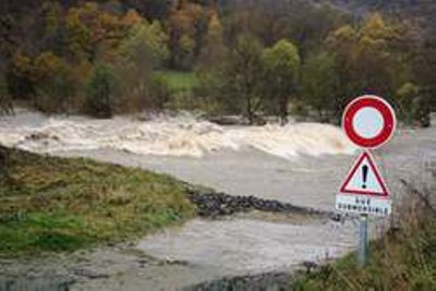 Archives départementales de la Haute-Loire. Crue de la Loire de novembre 2008 à Coubon (sous-série 3 Num 105), photo © Michel Dumas. 