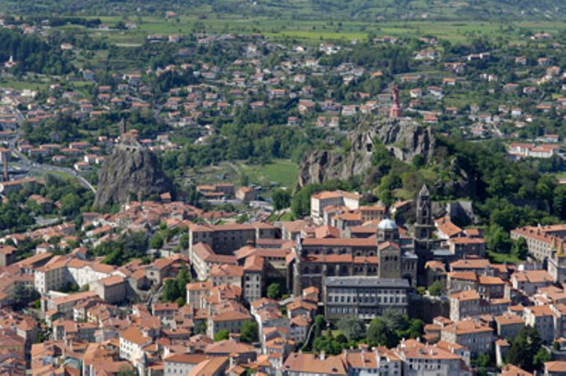 Archives départementales de la Haute-Loire, fonds de photographies aériennes Marcel Chevret (sous-série 48 Fi).