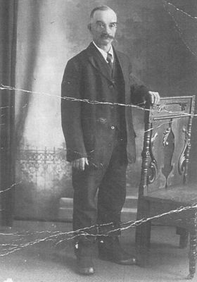 Archives départementales de la Haute-Loire. Monographie de la famille Monchamp par Thomas G. Paterson, "Antoine Monchamps" (3 Num 217). 
