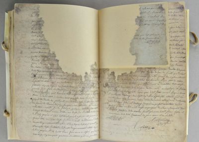 Archives départementales de la Haute-Loire. Registre des délibérations de la commune de Saint-Privat, restauré en 2014 (E-dépôt 429/1).