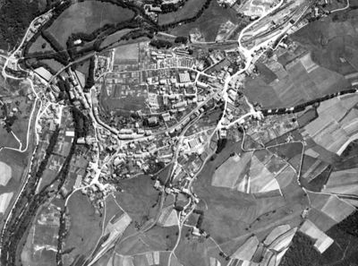 Archives départementales de la Haute-Loire. Collection de photographies aériennes de l'I.G.N., Dunières (9 FI DUNIERES 1). 