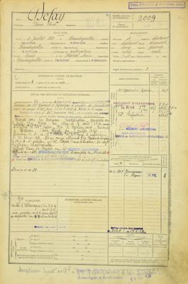 Archives départementales de la Haute-Loire. Effectuer une recherche sur le parcours d'un militaire (registre matricule de la classe 1909, 1 R 989, détail).